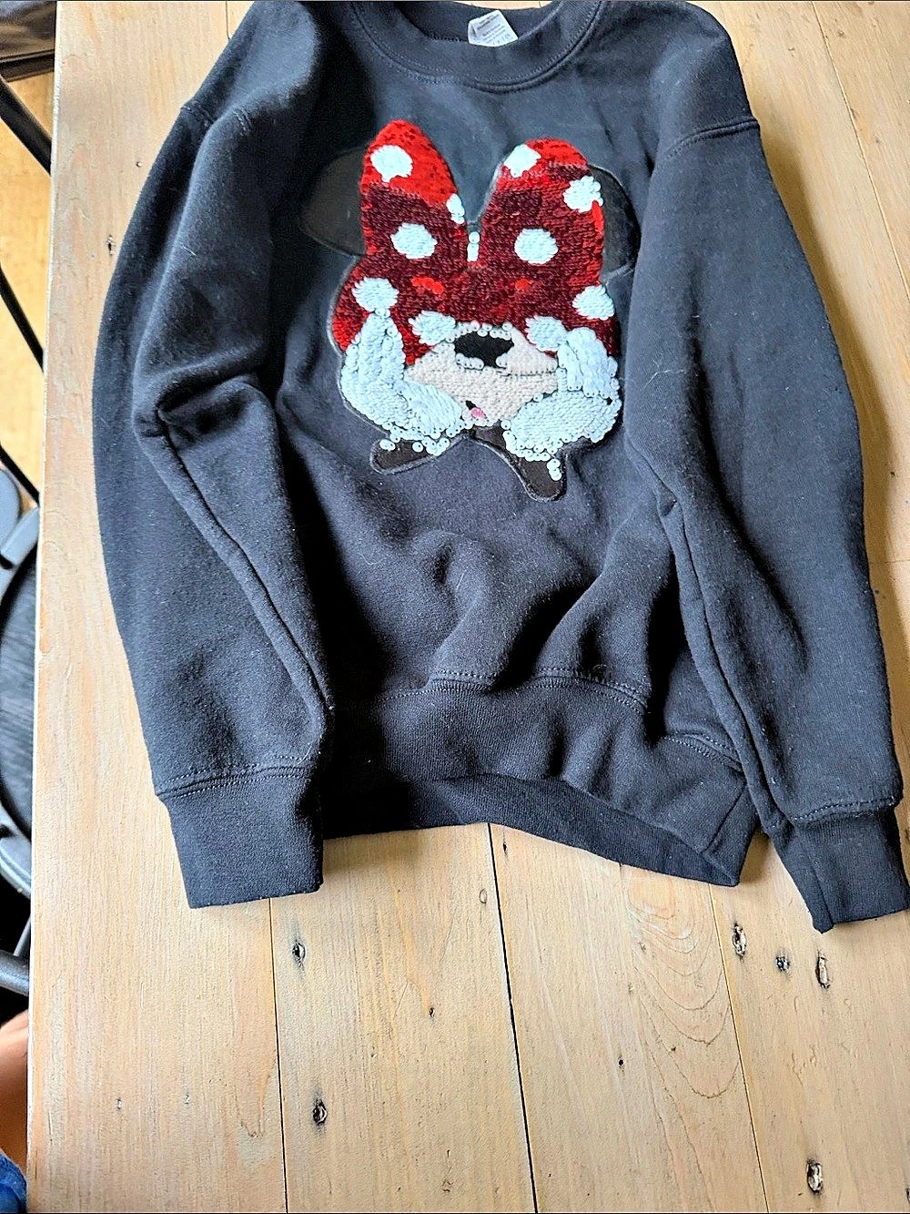 Gildan Graphic Sweatshirt Black & Red Girls Small
